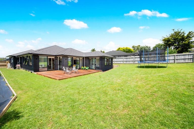 Photo of property in 18 Laurelwood Avenue, Pukekohe, 2120