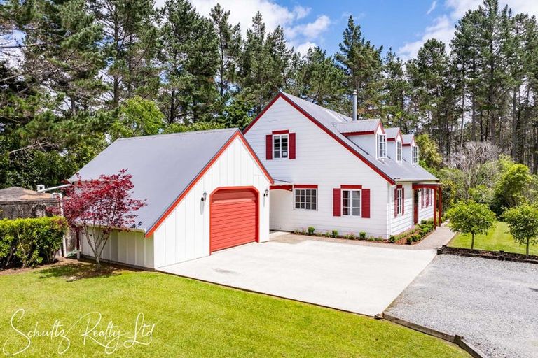 Photo of property in 3251 Paparoa-oakleigh Road, Paparoa, 0571