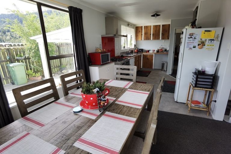 Photo of property in 98 Main Road, Harihari, 7884