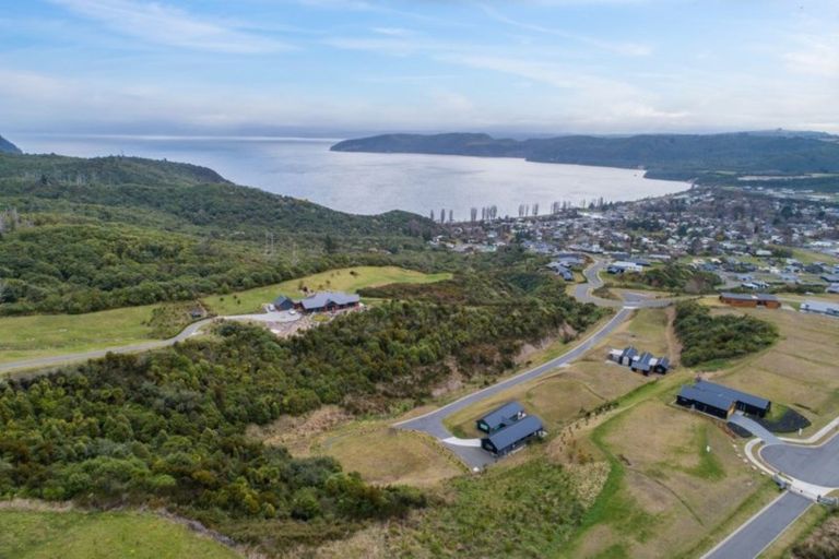 Photo of property in 15 Sparrowhawk Way, Kinloch, Taupo, 3377