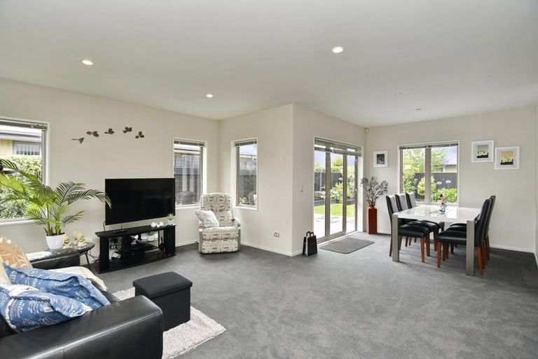 Photo of property in 13 Wisteria Lane, Rangiora, 7400