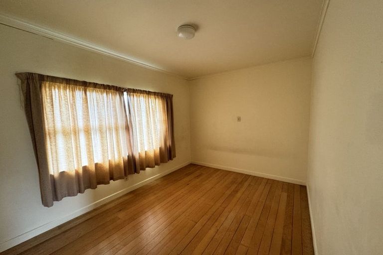 Photo of property in 1/1 Benders Avenue, Hillcrest, Auckland, 0627