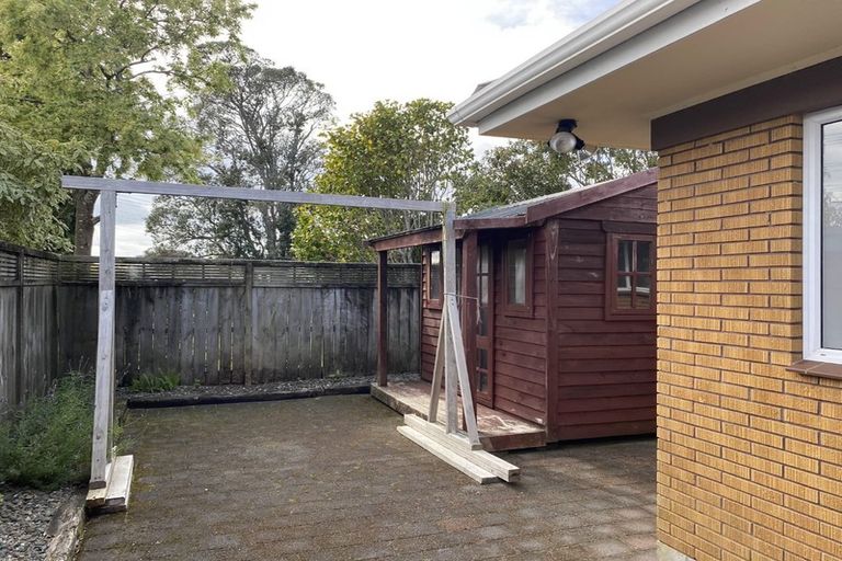 Photo of property in 2/2 Wallace Road, Ranui, Auckland, 0612