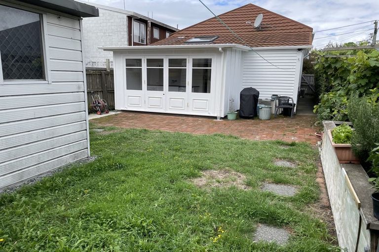 Photo of property in 21 Vienna Street, Waltham, Christchurch, 8023