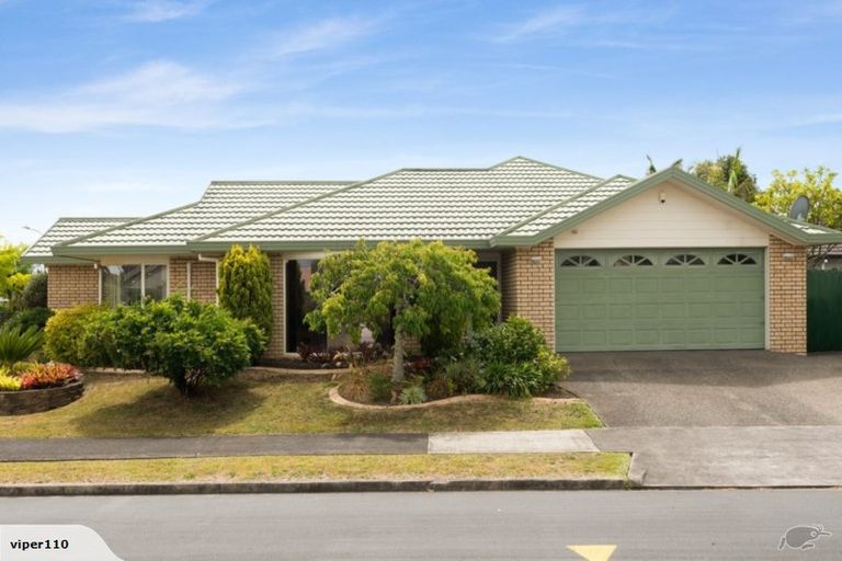 Photo of property in 2/2 Embleton Close, Northpark, Auckland, 2013