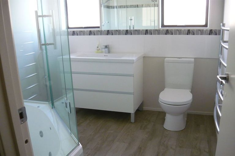 Photo of property in 1/39 Killarney Avenue, Torbay, Auckland, 0630