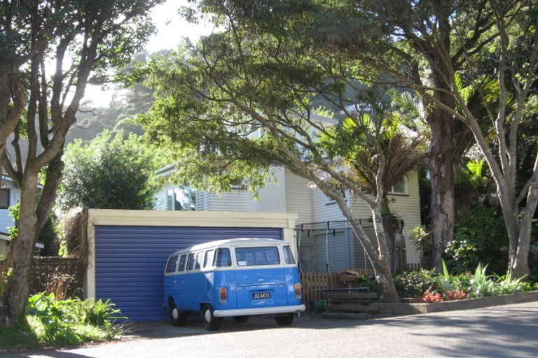 Photo of property in 7 Rona Street, Eastbourne, Lower Hutt, 5013