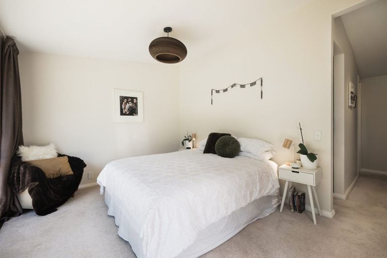 Photo of property in 34 Avro Road, Blue Mountains, Upper Hutt, 5371