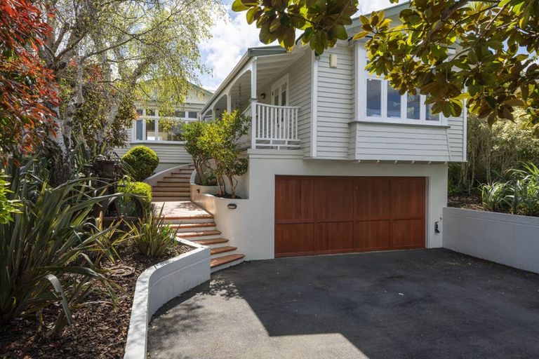 Photo of property in 29 Seaview Road, Paremata, Porirua, 5024
