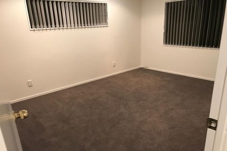 Photo of property in 14 Caribbean Drive, Unsworth Heights, Auckland, 0632