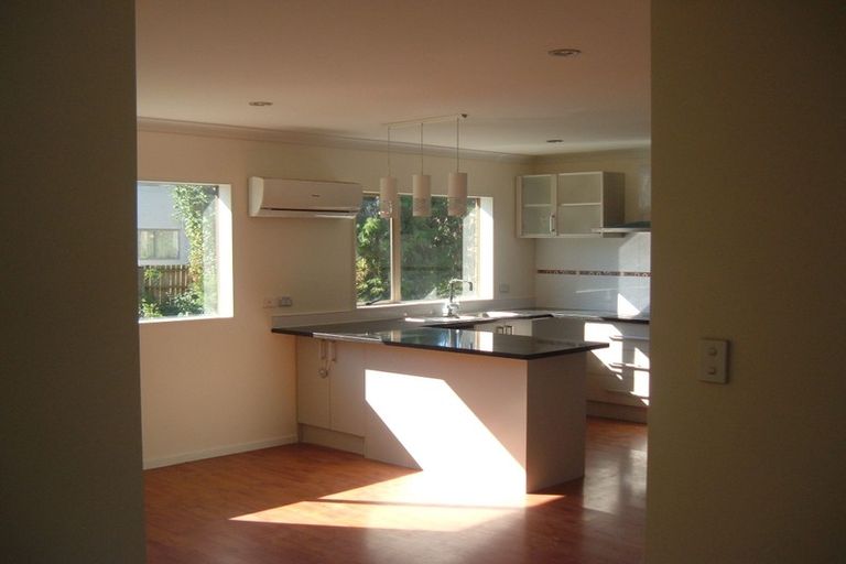 Photo of property in 17a Tomo Street, New Lynn, Auckland, 0600