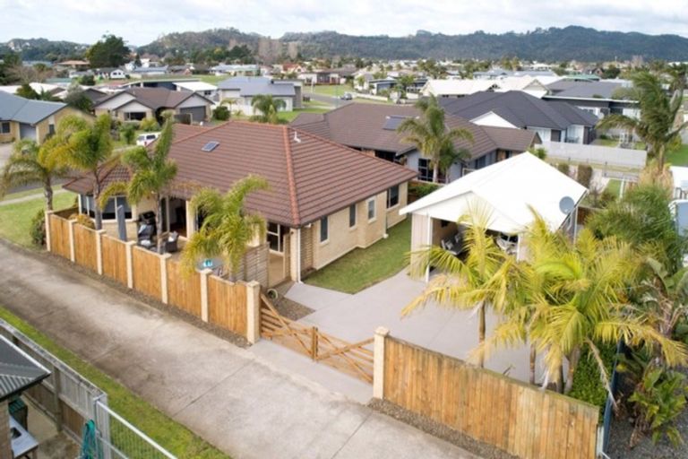 Photo of property in 41 Park Lane, Whitianga, 3510