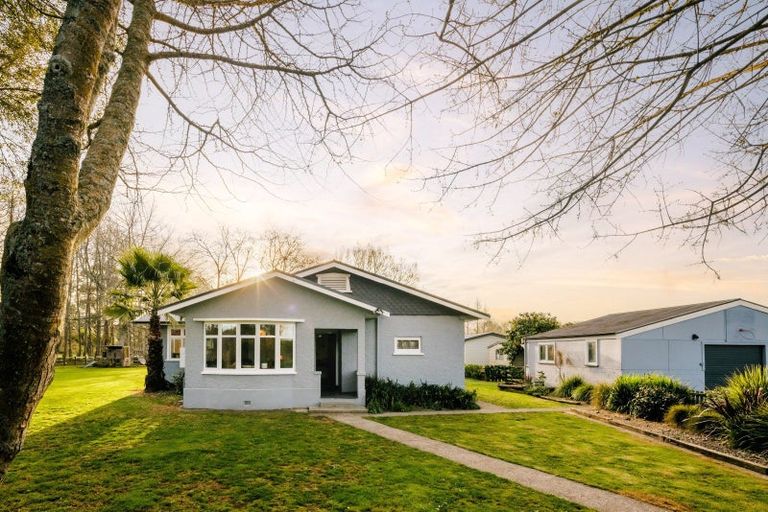 Photo of property in 35 Woodside Road, Matangi, Hamilton, 3284