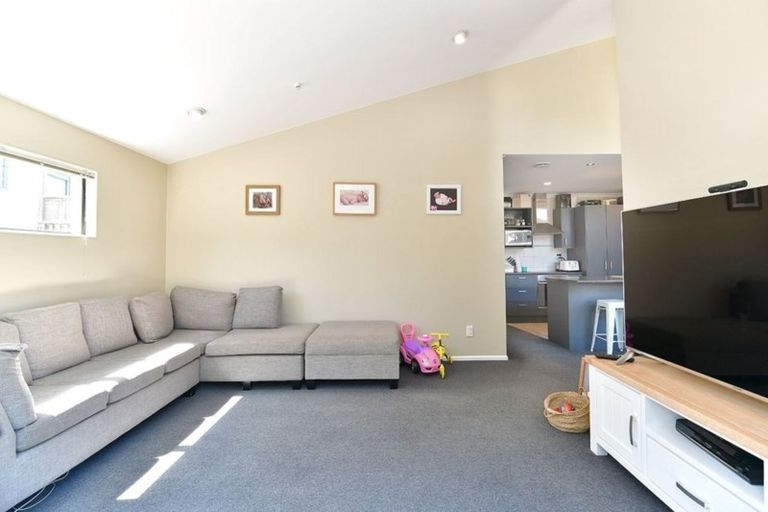Photo of property in 88d Brian Crescent, Stanmore Bay, Whangaparaoa, 0932