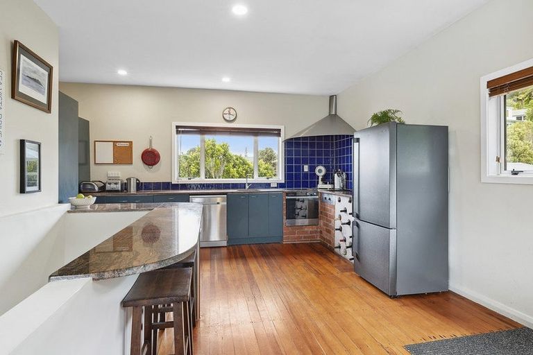 Photo of property in 32 Rawhiti Road, Pukerua Bay, 5026