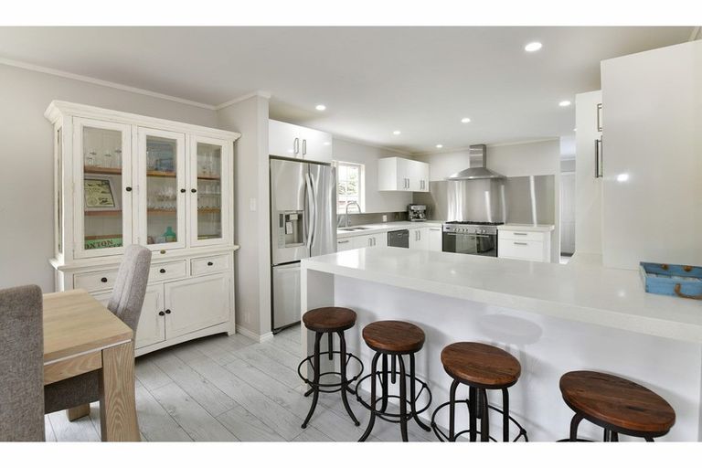 Photo of property in 11a Milton Road, Orewa, 0931