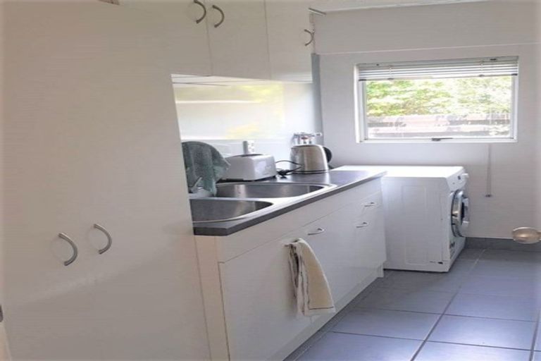 Photo of property in 4 Intrepid Place, Torbay, Auckland, 0630