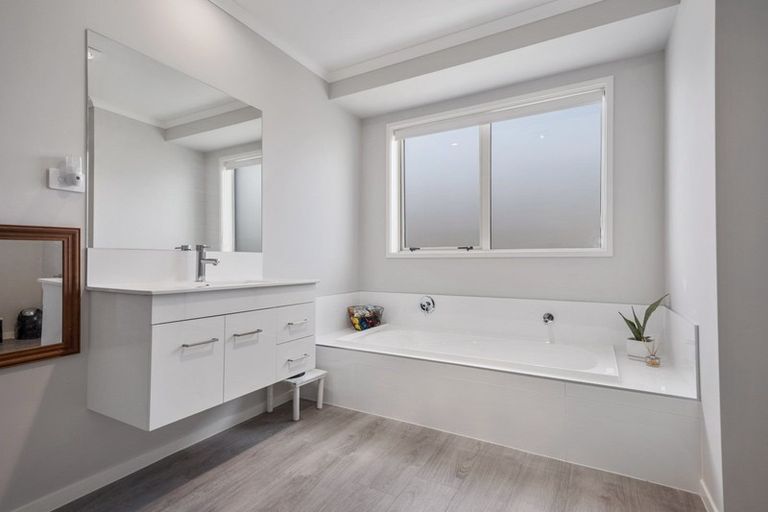 Photo of property in 8 Mary Place, Pyes Pa, Tauranga, 3112