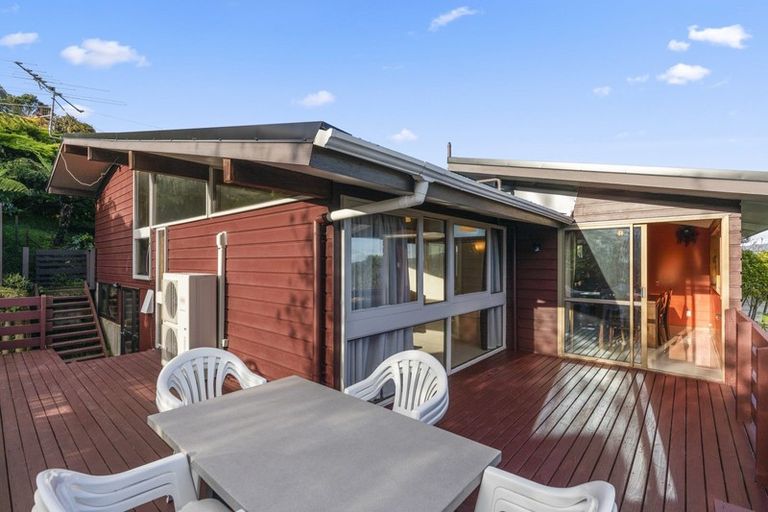 Photo of property in 117 Dowse Drive, Maungaraki, Lower Hutt, 5010