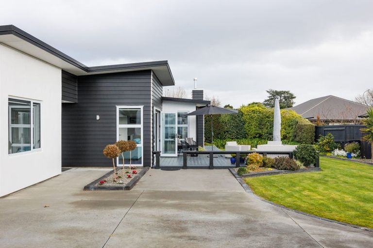 Photo of property in 59 Liberty Grove, Kelvin Grove, Palmerston North, 4414