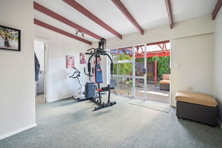 Photo of property in 27 Bond Street, Foxton Beach, Foxton, 4815