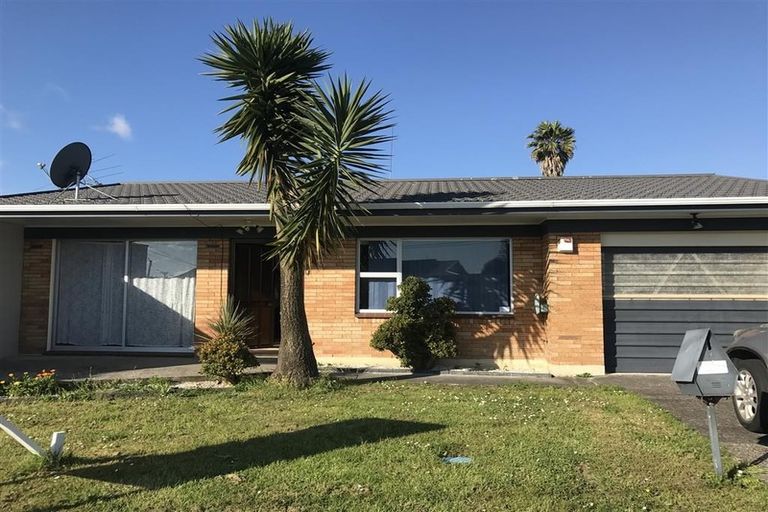 Photo of property in 2/21 Buckingham Crescent, Manukau, Auckland, 2025