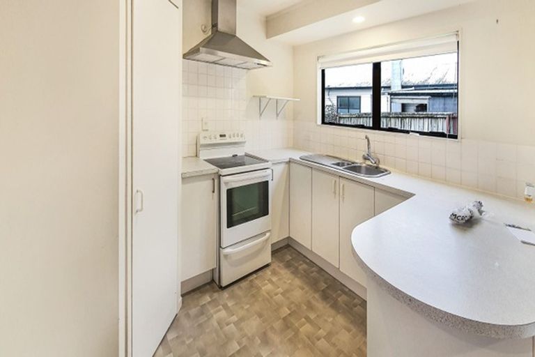 Photo of property in 1/111 Sturges Road, Henderson, Auckland, 0612