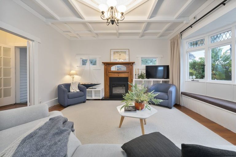 Photo of property in 13 Elcoat Avenue, Henderson, Auckland, 0612