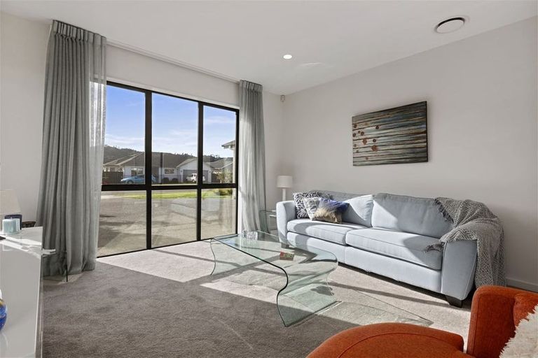 Photo of property in 3 Lewis Younie Road, Kumeu, 0810