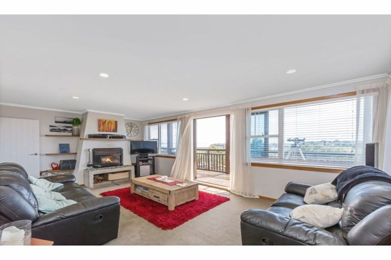 Photo of property in 10 Rishworth Avenue, Stanmore Bay, Whangaparaoa, 0932