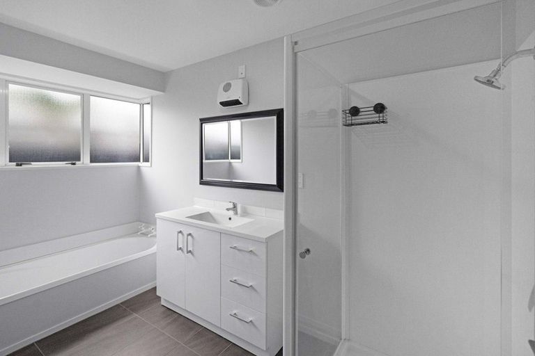 Photo of property in 33 Rempstone Drive, Halswell, Christchurch, 8025