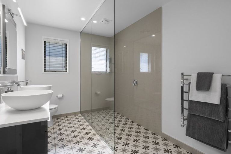 Photo of property in 1 Ribbonwood Lane, Kinloch, Taupo, 3377