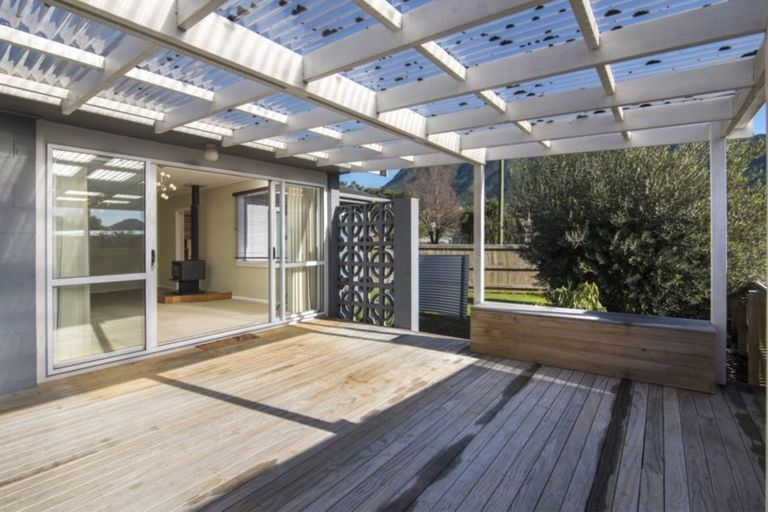 Photo of property in 54c Devon Street, Picton, 7220