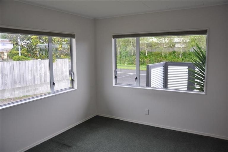 Photo of property in 58a Riversdale Drive, Merrilands, New Plymouth, 4312