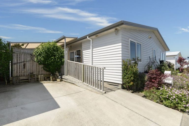 Photo of property in 11 Kamahi Crescent, Papamoa Beach, Papamoa, 3118