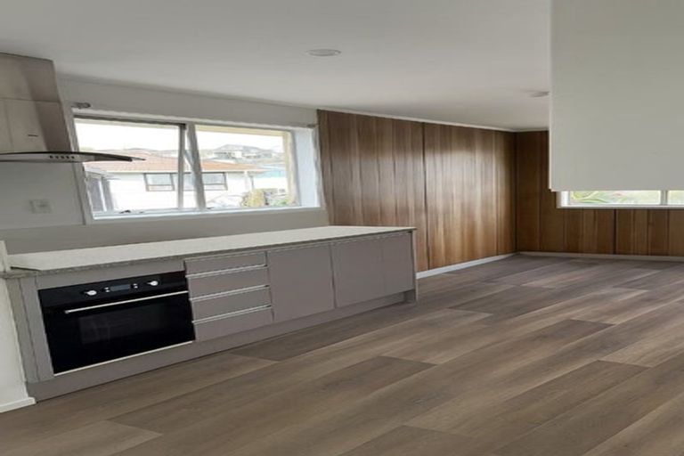 Photo of property in 2 Cranberry Place, Bucklands Beach, Auckland, 2012