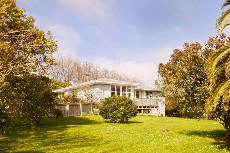 Photo of property in 1622 South Head Road, South Head, Helensville, 0874