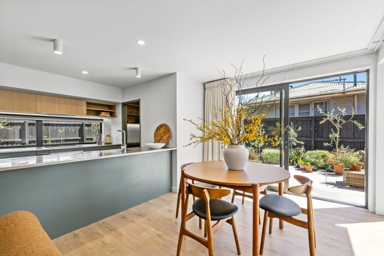 Photo of property in 2/104 Burke Street, Sydenham, Christchurch, 8023