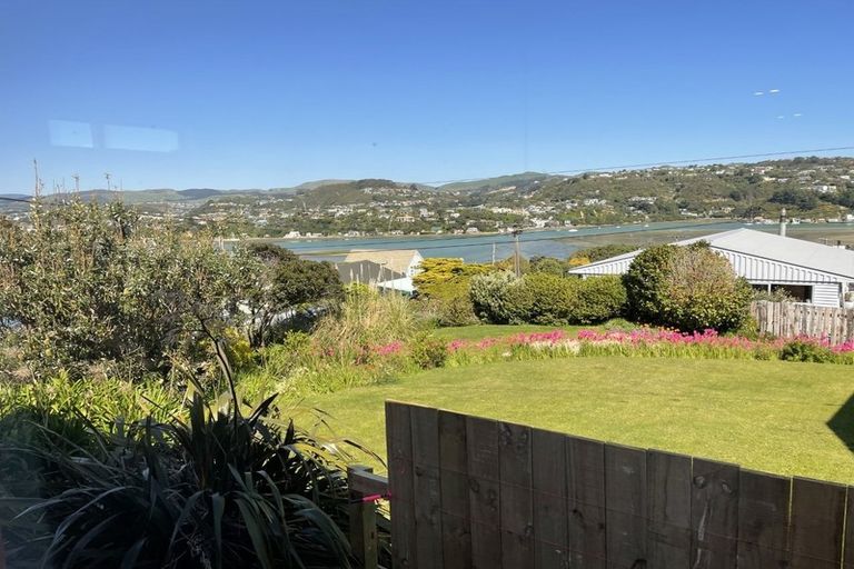 Photo of property in 27 Mana View Road, Paremata, Porirua, 5026