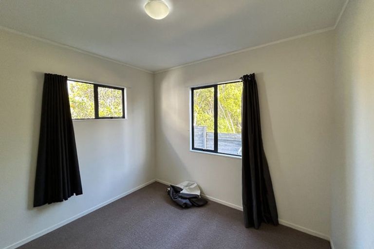 Photo of property in 22 Essex Street, Te Atatu South, Auckland, 0610