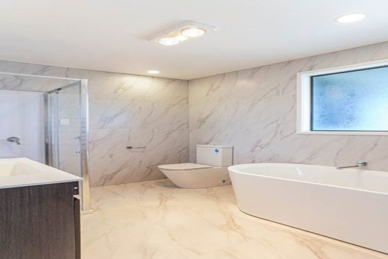 Photo of property in 71 Kennedy Avenue, Forrest Hill, Auckland, 0620