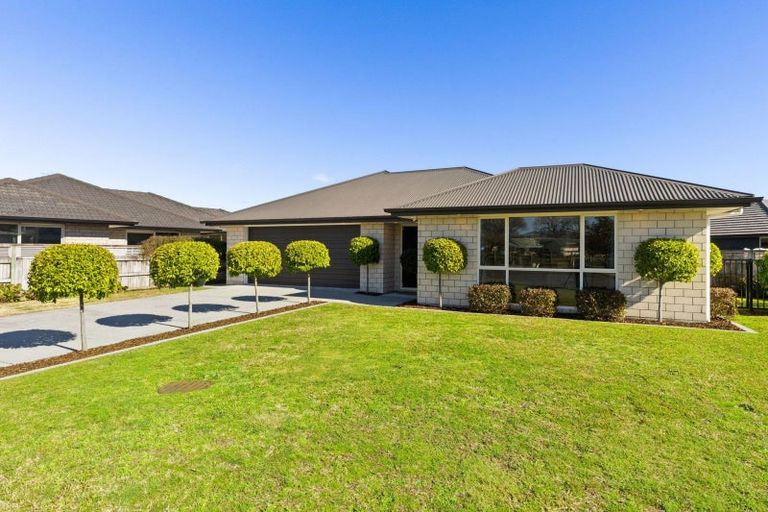 Photo of property in 43 Plescher Crescent, Leamington, Cambridge, 3432