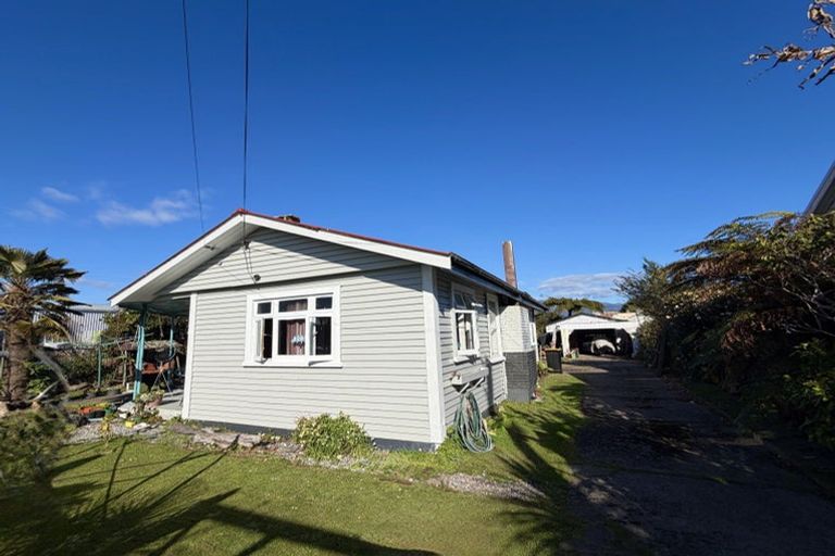 Photo of property in 4 Rintoul Street, Westport, 7825