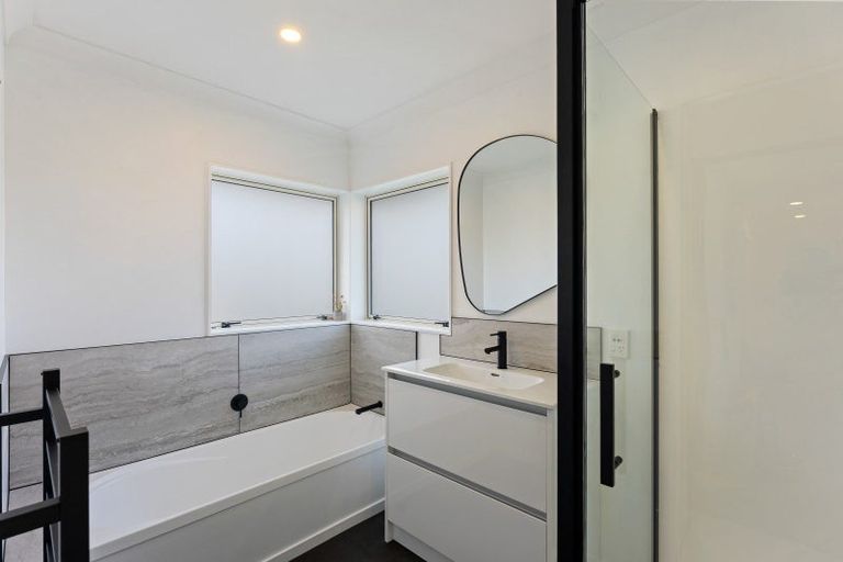 Photo of property in 28 Realm Drive, Paraparaumu, 5032