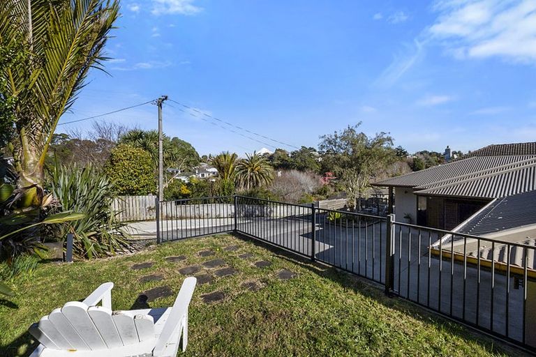 Photo of property in 4a Awanui Street, Merrilands, New Plymouth, 4312