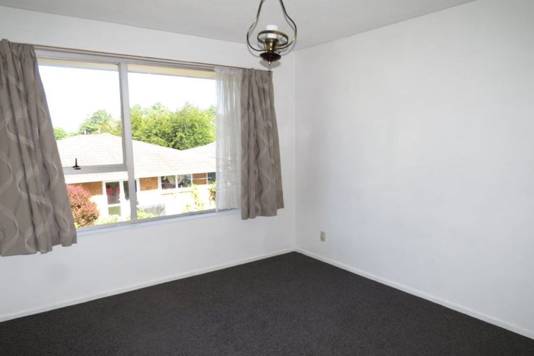 Photo of property in 7a Camrose Place, Ilam, Christchurch, 8041