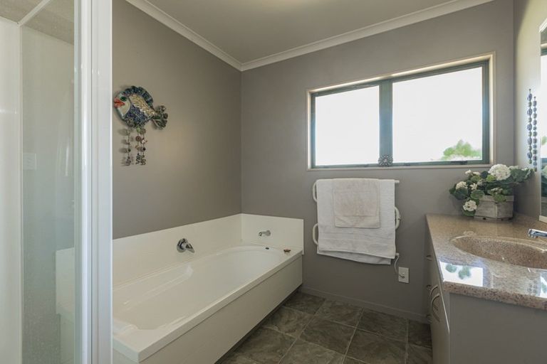 Photo of property in 7 Belgrove Drive, Waipukurau, 4200