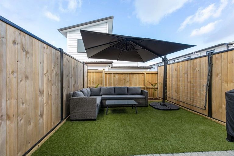 Photo of property in 27 Treloar Crescent, Hobsonville, Auckland, 0616