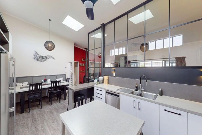 Photo of property in 46 Kent Avenue, Waitarere Beach, Levin, 5510