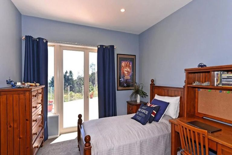 Photo of property in 28 Zeehaen Place, Britannia Heights, Nelson, 7010